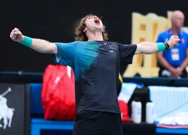 带伤作战的 带伤作战的